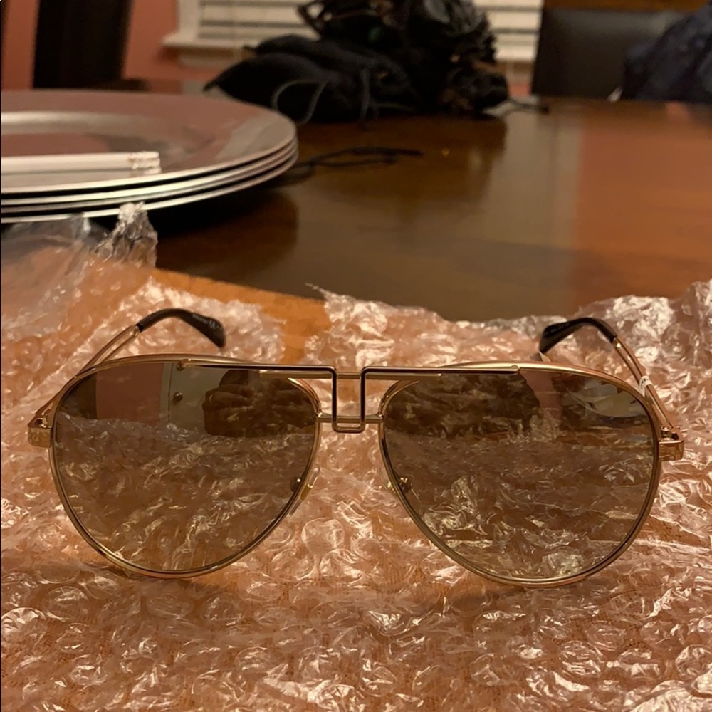 Givenchy Sunglasses. Unisex - Picture 8 of 8